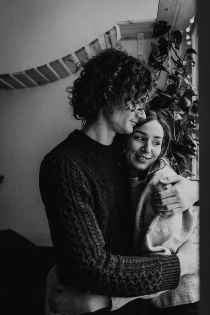 Couple Homestory Berlin Engagement Fotos