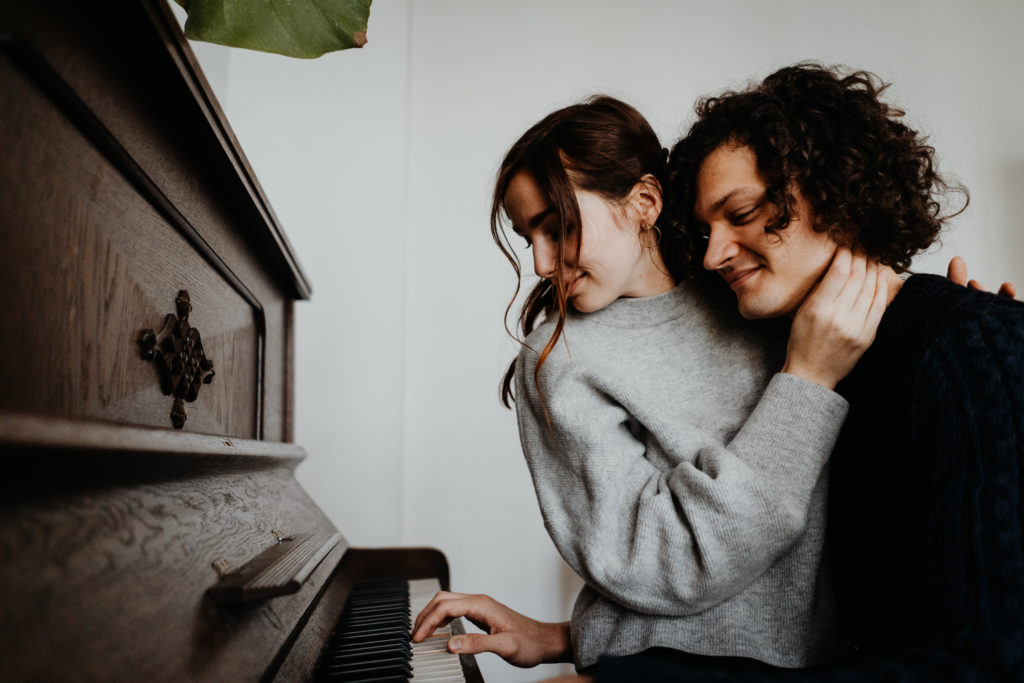 Couple Homestory Berlin Engagement Fotos