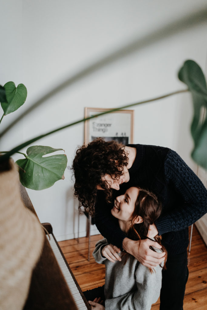 Couple Homestory Berlin Engagement Fotos