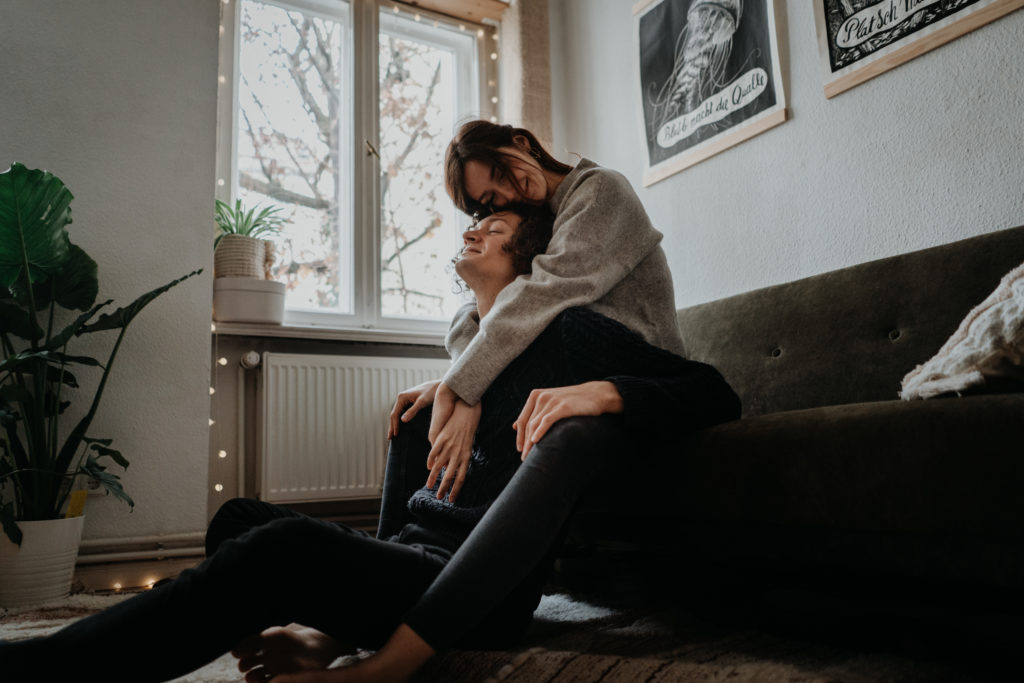 Couple Homestory Berlin Engagement Fotos