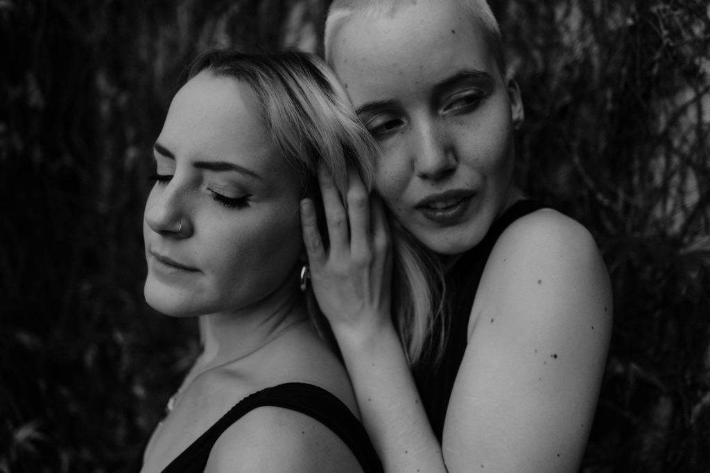 Same-sex couple shoot in Berlin © Christine Ladehoff Fotografie