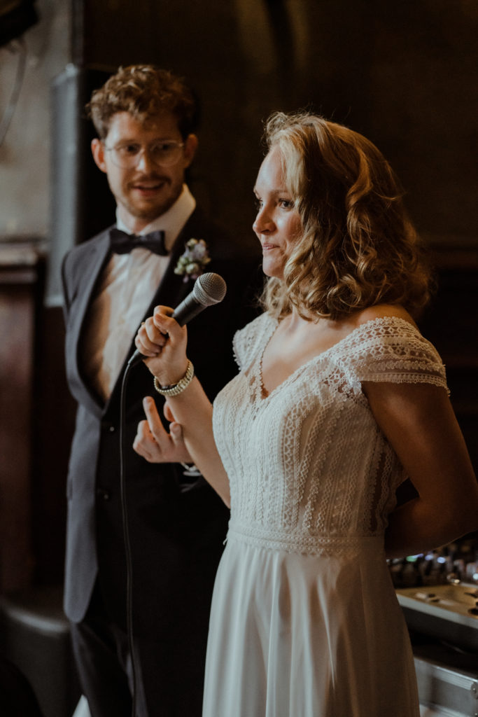 Rede Braut bei Hochzeit in Clärchens Ballhaus Berlin © Christine Ladehoff Fotografie