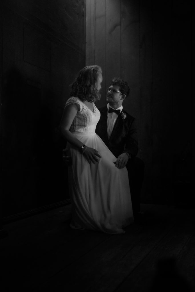 Brautpaarfotos bei Hochzeit in Clärchens Ballhaus Berlin © Christine Ladehoff Fotografie