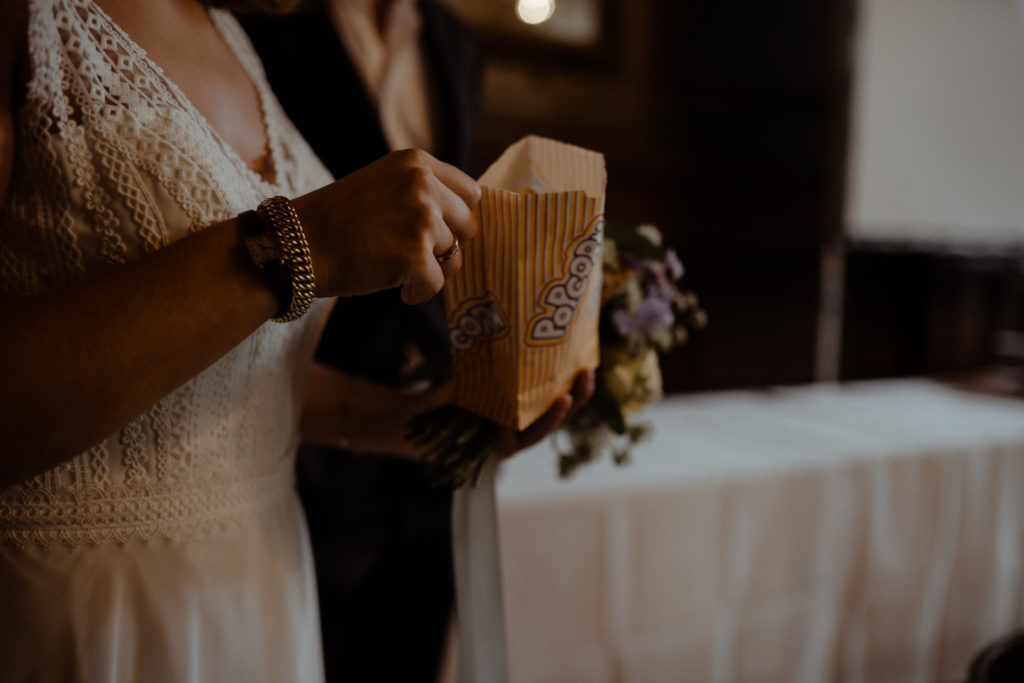 Popcornmaschine bei Hochzeit in Clärchens Ballhaus Berlin © Christine Ladehoff Fotografie