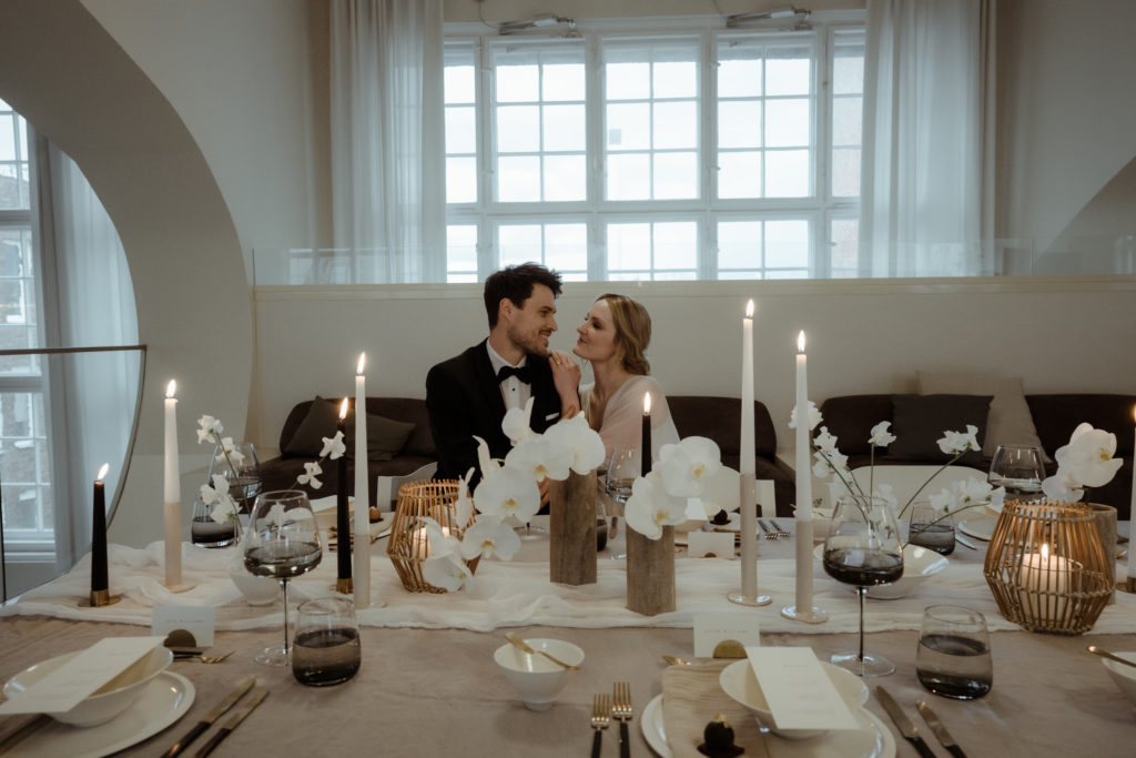 Dinnertable Kabbalah Centre Berlin Hochzeit ©Christine Ladehoff Fotografie