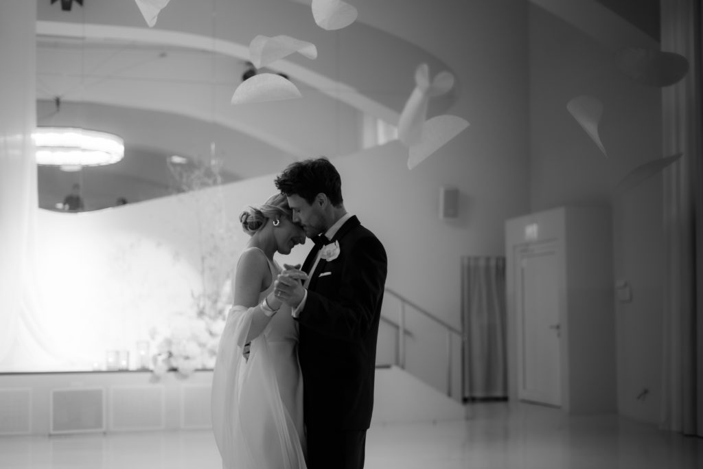 Hochzeitstanz Kabbalah Centre Berlin ©Christine Ladehoff Fotografie